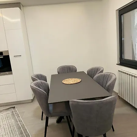 Luca Free Parking * سراييفو